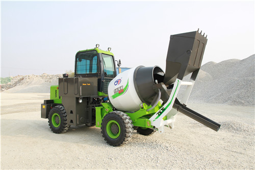 <b>小型自上料混凝土攪拌罐車的加油系統(tǒng)該如何維護(hù)？</b>