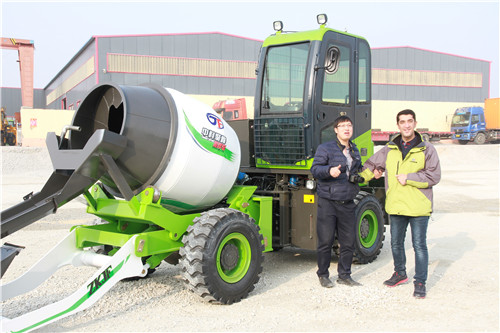 <b>為什么攪拌車在路上還是不停的在轉(zhuǎn)動？</b>