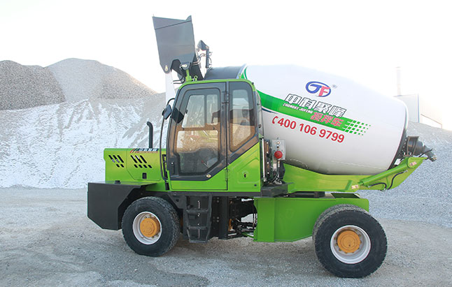 <b>自上料混凝土攪拌罐車的專用機(jī)構(gòu)包含哪些?</b>