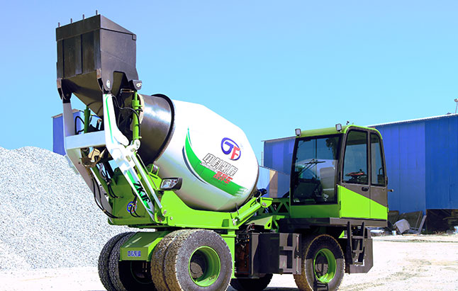 <b>自動(dòng)上料混凝土攪拌車液壓缸外泄漏的處理方式</b>