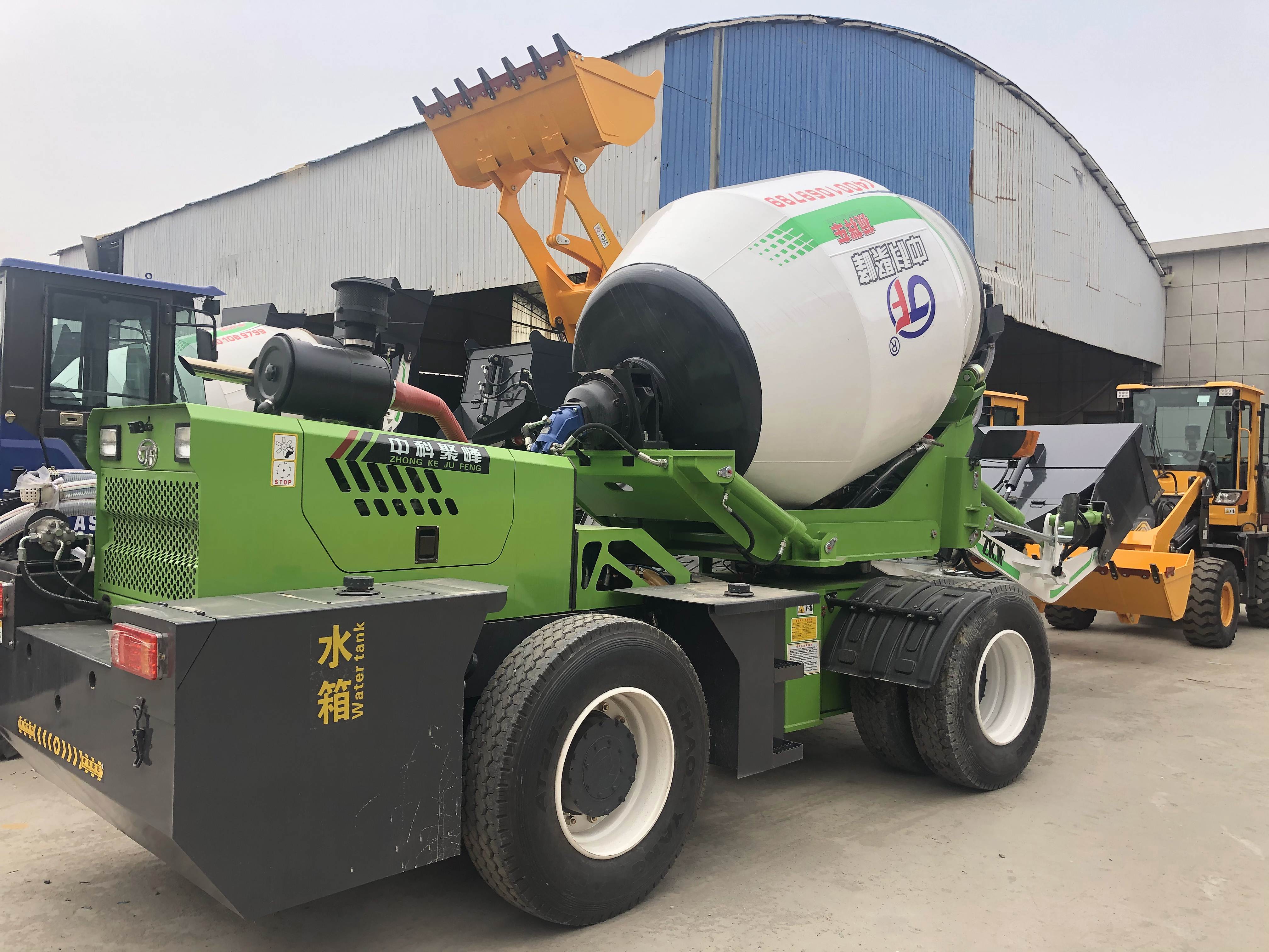 <b>混凝土攪拌罐車與攪拌車不一樣怎么選擇？</b>