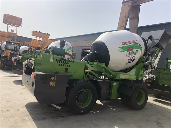 <b>及時發(fā)現(xiàn)自動上料攪拌車剎車異常防患于未然</b>