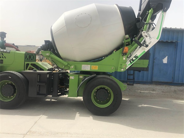 <b>使用自動(dòng)上料攪拌車的小知識(shí)</b>