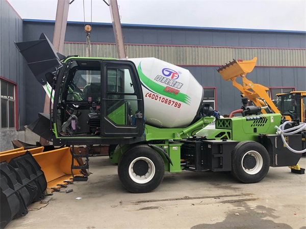 <b>全自動(dòng)自上料攪拌車的使用壽命如何延長(zhǎng)？</b>