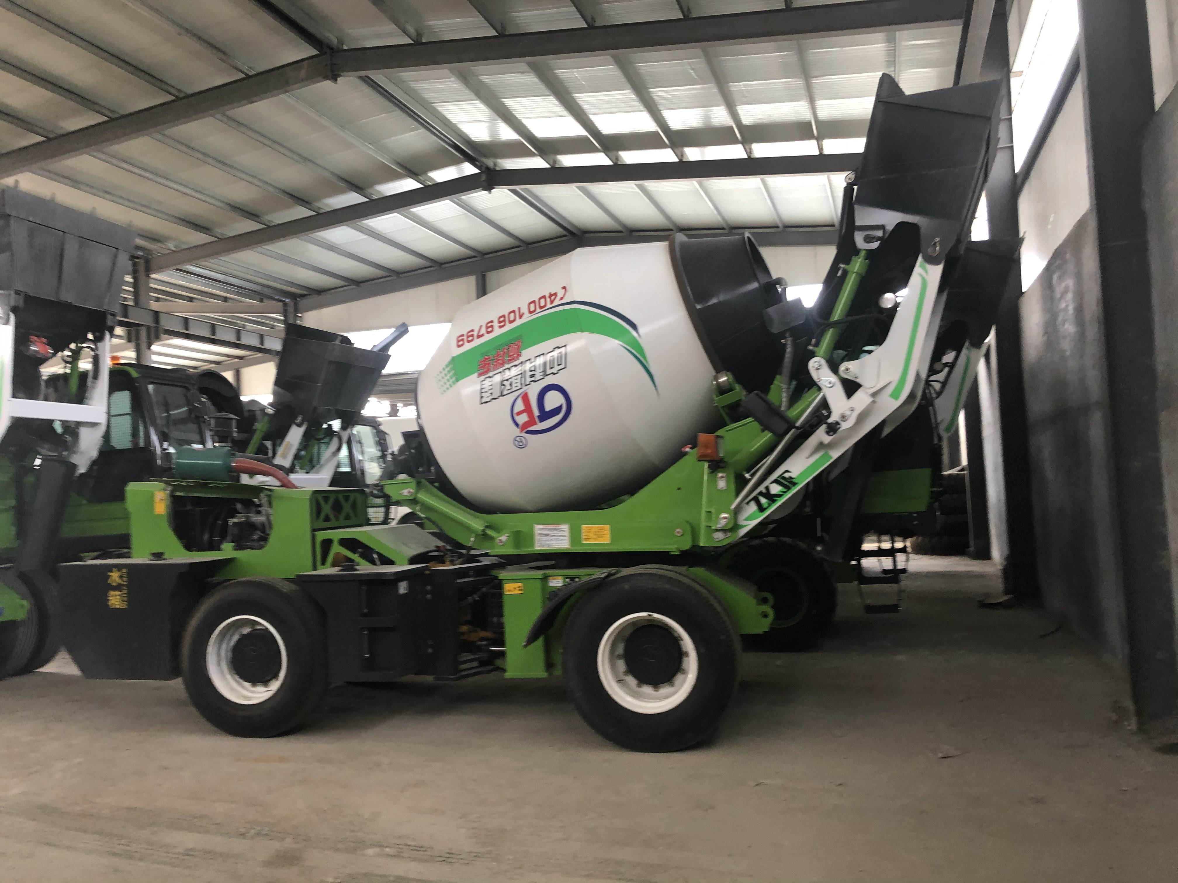 <b>全自動自上料攪拌車氣剎和油剎的區(qū)別在哪？</b>