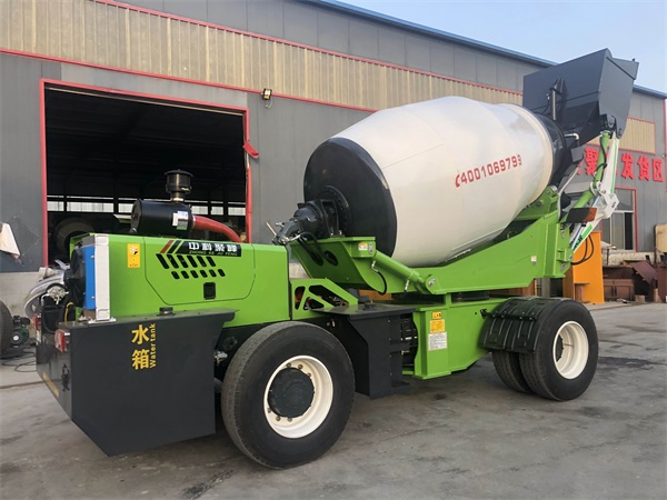 <b>混凝土攪拌機出現(xiàn)溫度過高應該怎么辦？</b>