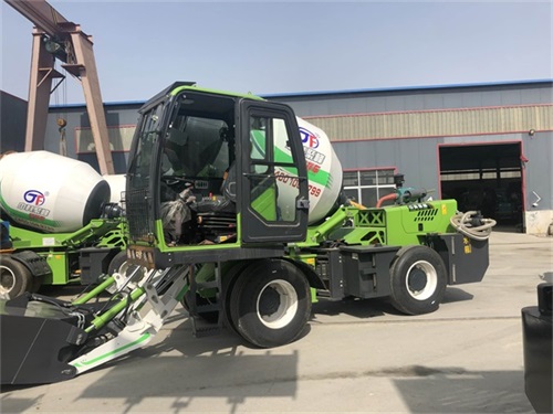 <b>在夏季使用自動上料攪拌機(jī)要注意高溫？</b>