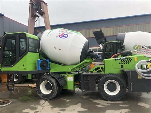 <b>自動上料攪拌車有哪些特點呢？</b>
