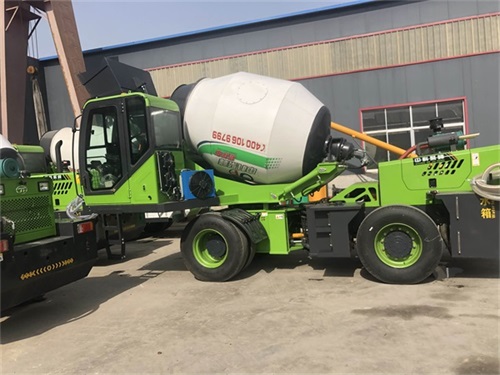 <b>自上料攪拌車操作須知的五項重要內(nèi)容</b>